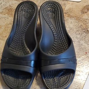 Crocs size 7